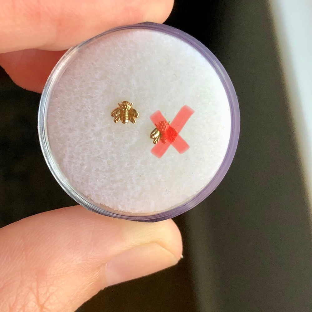 (1) Junipurr 14k Yellow Gold “Mini Bee” Threadless End